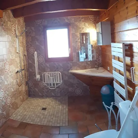 Chalet Ecrin Equipe Pour Personne A Mobilite Reduite, Belle Vue Lac, Sauna Et Wifi