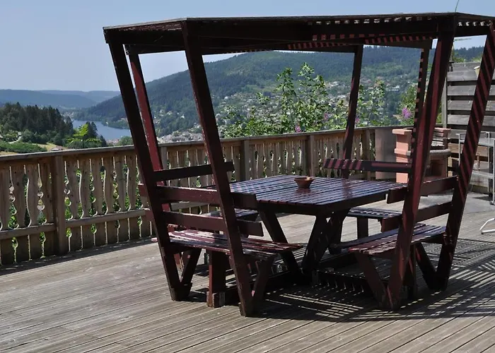 Ecrin Equipe Pour Personne A Mobilite Reduite, Belle Vue Lac, Sauna Et Wifi Horská chata *